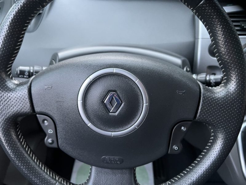 RENAULT SCENIC 2 II PHASE 2 1.9 DCI 120 Cv - FRAIS MECANIQUES A PREVOIR LIRE L ANNONCE