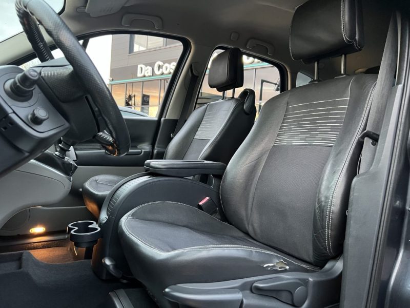 RENAULT SCENIC 2 II PHASE 2 1.9 DCI 120 Cv - FRAIS MECANIQUES A PREVOIR LIRE L ANNONCE