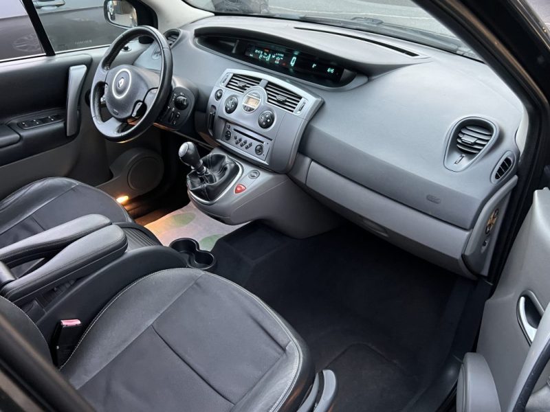 RENAULT SCENIC 2 II PHASE 2 1.9 DCI 120 Cv - FRAIS MECANIQUES A PREVOIR LIRE L ANNONCE