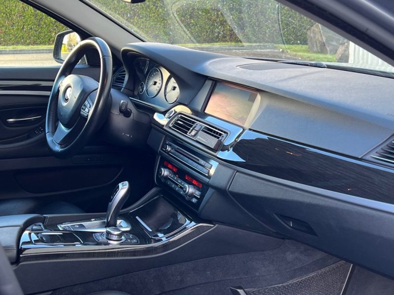 B.M.W. Serie 5 528iA 245CH Luxury / Garantie 3/12 MOIS