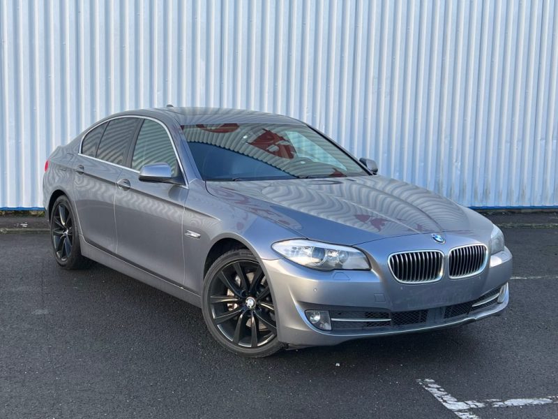 B.M.W. Serie 5 528iA 245CH Luxury / Garantie 3/12 MOIS