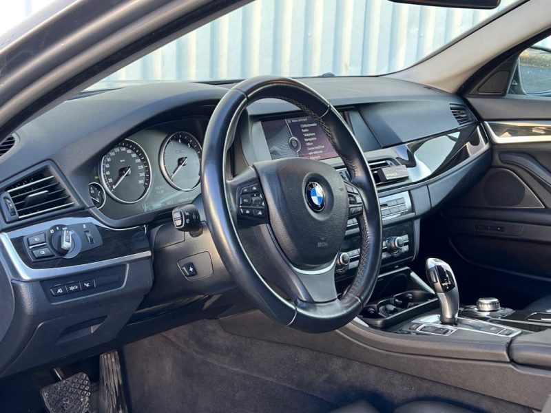 B.M.W. Serie 5 528iA 245CH Luxury / Garantie 3/12 MOIS