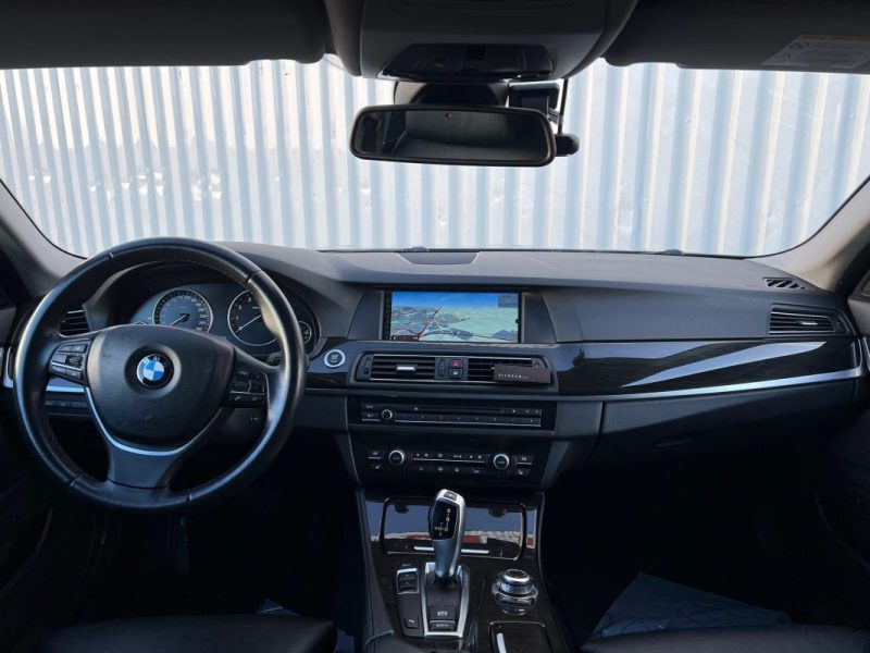 B.M.W. Serie 5 528iA 245CH Luxury / Garantie 3/12 MOIS