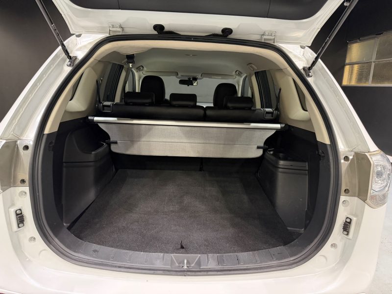 MITSUBISHI OUTLANDER 2.2 DI-D  DIAMANT EDITION 4WD 2015