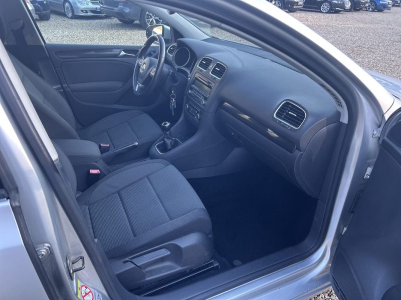 VOLKSWAGEN GOLF 1.6 TDI 105CH BLUEMOTION TECHNOLOGY CONFORTLINE 2011