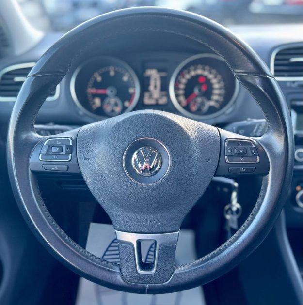 VOLKSWAGEN GOLF 1.6 TDI 105CH BLUEMOTION TECHNOLOGY CONFORTLINE 2011