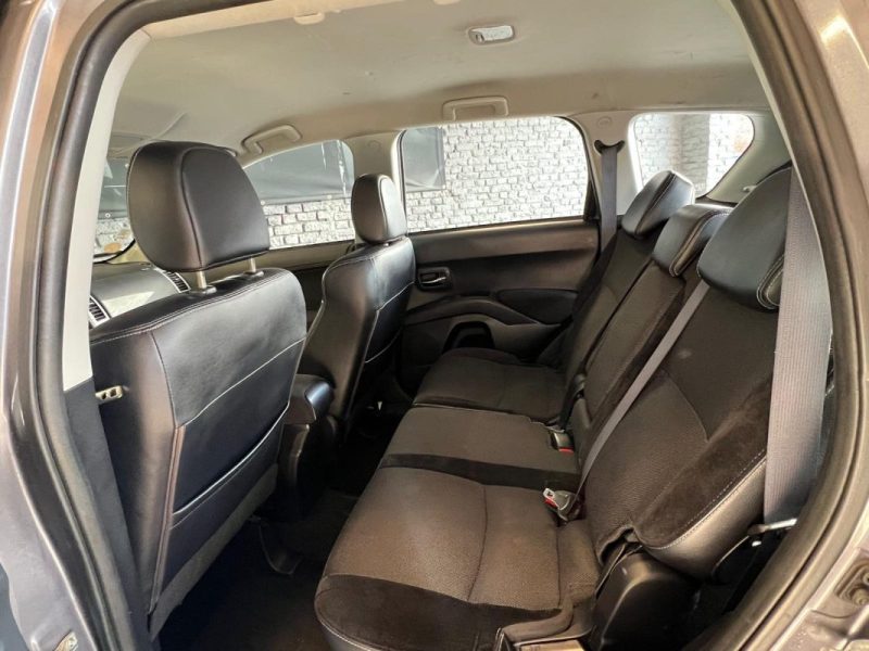 PEUGEOT 4007 (VU_, VV_) 2.2 HDI 16V 4WD 156 CV 7 PLACES 2010