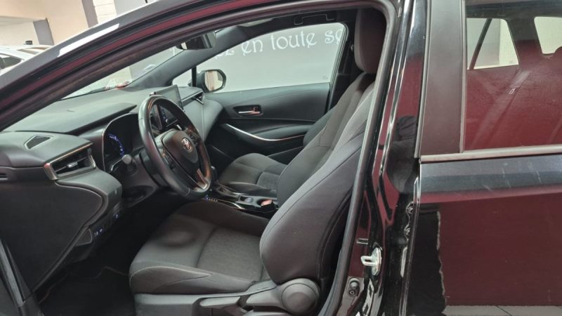 TOYOTA COROLLA TOURING SPORTS 122cv NOIR DYNAMIC BUSINESS/1 ERE MAIN/TVA RECUPERABLE