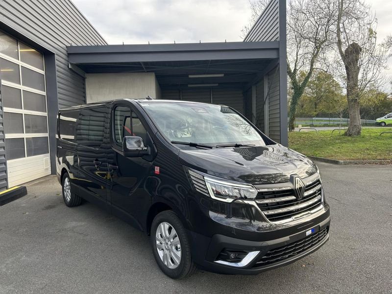 Renault Trafic CabAppro L2H1 BlueDCi150ch RedEdition BVA9 5 pl CarPlay ADML JA17 Attelage Radar Av