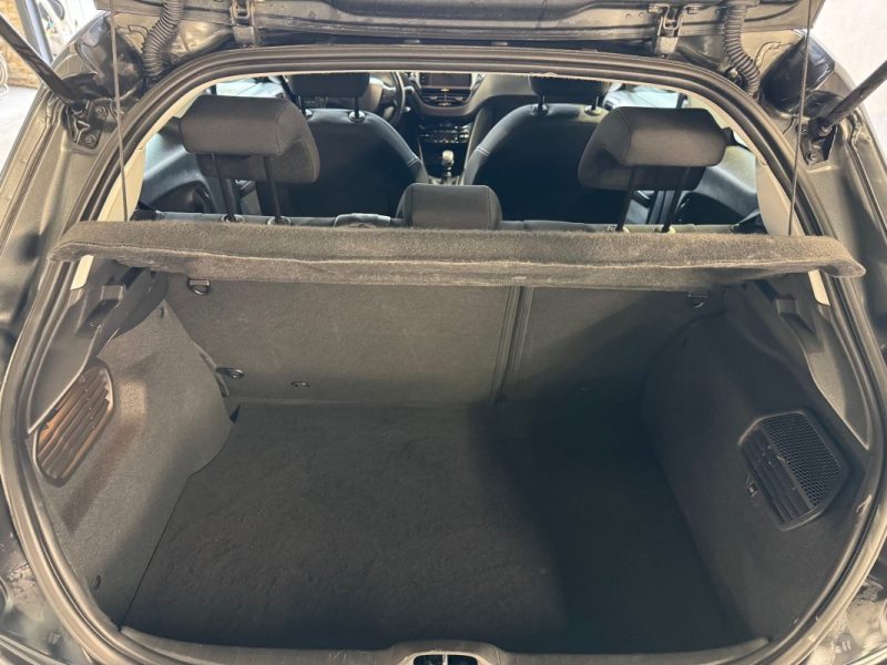 PEUGEOT  208 1.6 HDI 120 ALLURE  2015 DISTRIBUTION NEUVE CT OK 