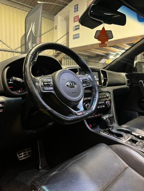 MAGNIFIQUE KIA SPORTAGE GT LINE 1.7 CRDI 141 CH (APPLE CARPLAY, TOIT OUVRANT, SIÈGES CHAUFFANTS)