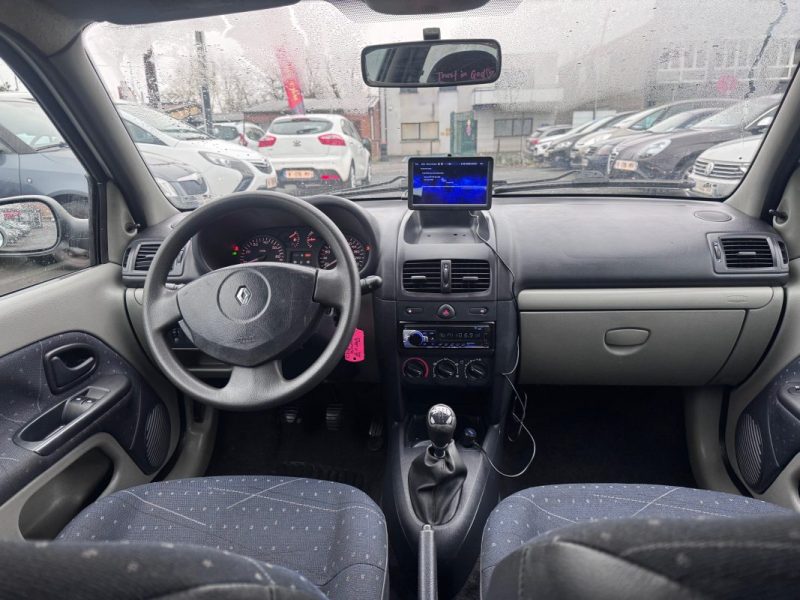 RENAULT  CLIO 2  1.2 I 16V 60CV AUTENTIQUE  