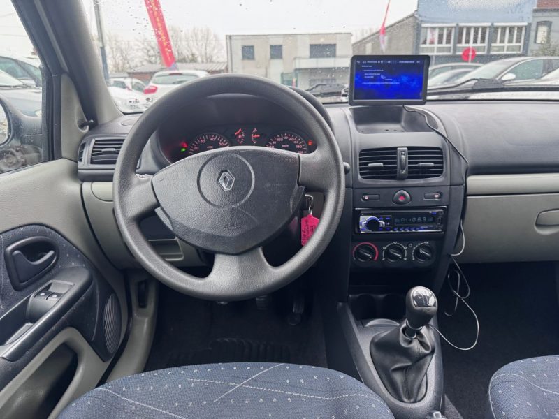 RENAULT  CLIO 2  1.2 I 16V 60CV AUTENTIQUE  