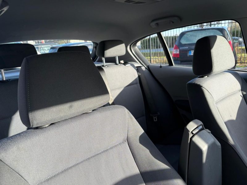 B.M.W. SERIE 1 118D E87 122ch - Clim Auto - Historique d'entretien - 