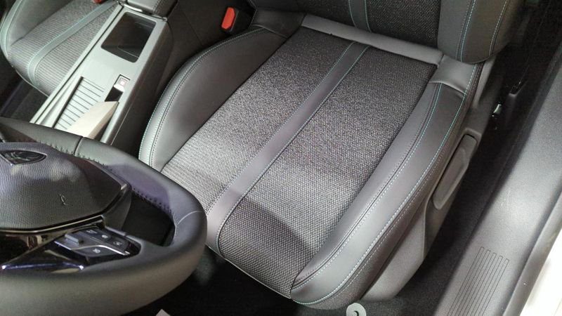 Peugeot 308 Bluehdi 130ch s&s eat8 allure + pack access