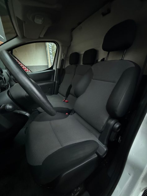 PEUGEOT PARTNER 1.6 BLUEHDI 100 - Étagères bois - Verrouillage 