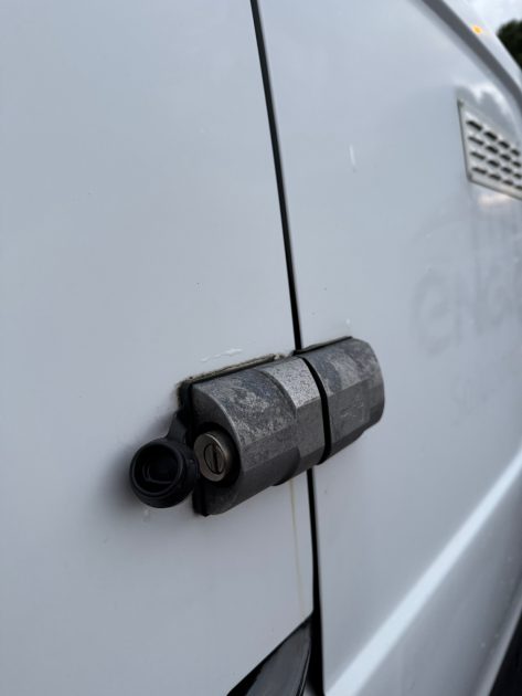 PEUGEOT PARTNER 1.6 BLUEHDI 100 - Étagères bois - Verrouillage 