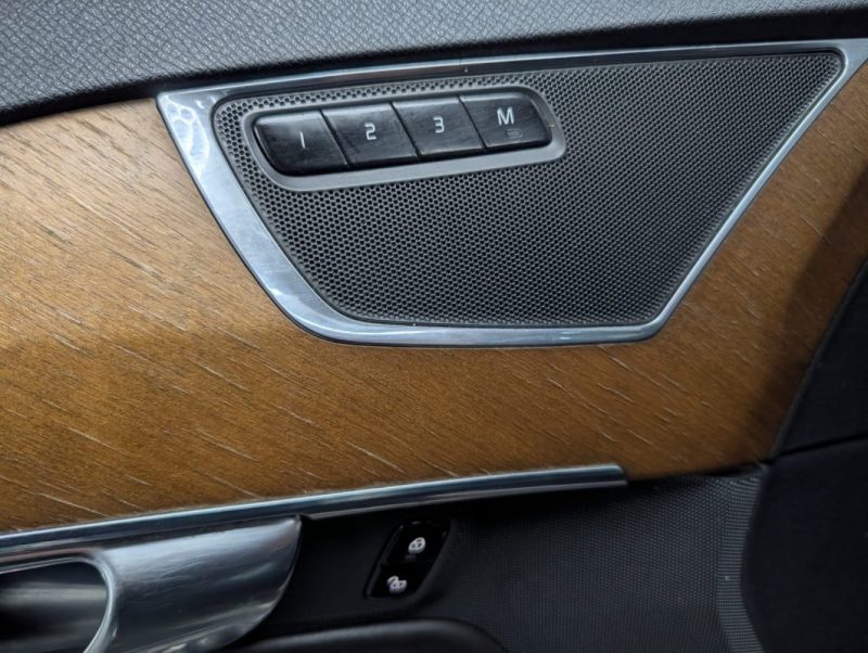 VOLVO XC90 T8 TWIN ENGINE 320 + 87 Cv MOMENTUM GEARTRONIC 7 PLACES 