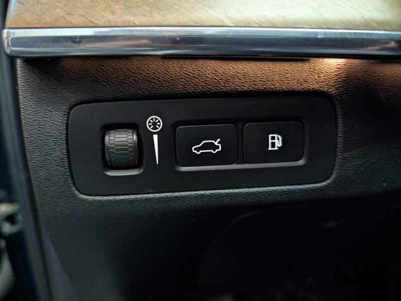 VOLVO XC90 T8 TWIN ENGINE 320 + 87 Cv MOMENTUM GEARTRONIC 7 PLACES 