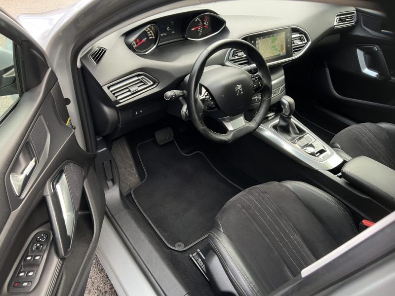 PEUGEOT 308 II SW BREAK FELINE 1.6 HDI 120 Cv BOITE AUTO TOIT PANORAMIQUE GPS CAMERA - GARANTIE 1 AN