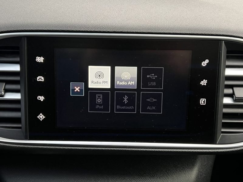 PEUGEOT 308 II SW BREAK FELINE 1.6 HDI 120 Cv BOITE AUTO TOIT PANORAMIQUE GPS CAMERA - GARANTIE 1 AN