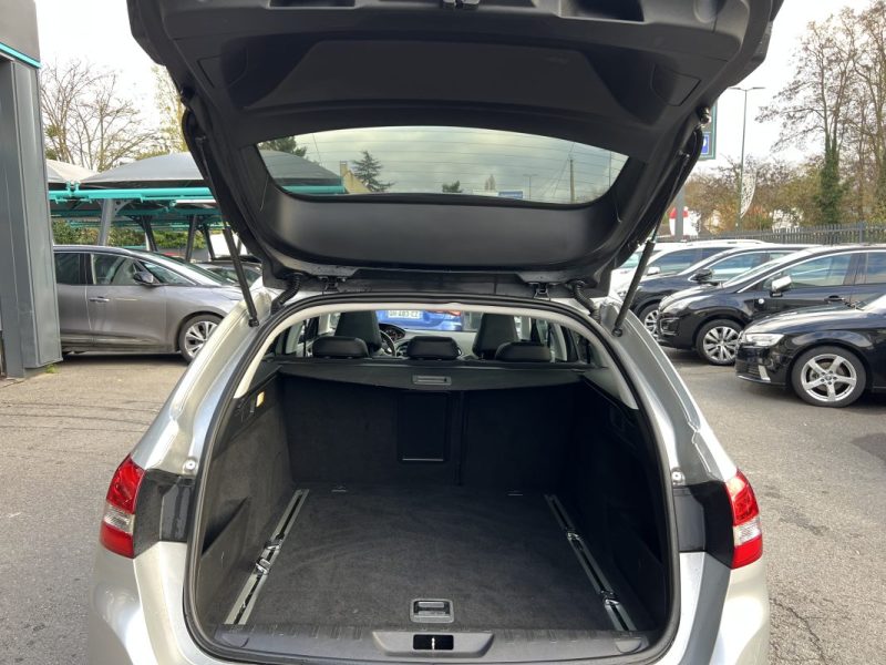 PEUGEOT 308 II SW BREAK FELINE 1.6 HDI 120 Cv BOITE AUTO TOIT PANORAMIQUE GPS CAMERA - GARANTIE 1 AN