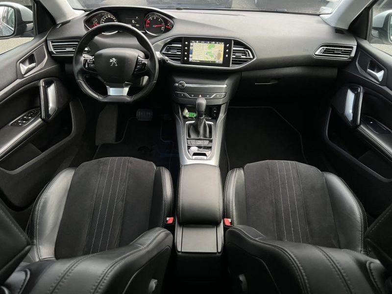 PEUGEOT 308 II SW BREAK FELINE 1.6 HDI 120 Cv BOITE AUTO TOIT PANORAMIQUE GPS CAMERA - GARANTIE 1 AN