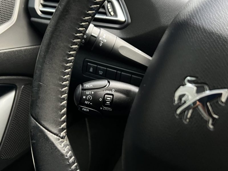 PEUGEOT 308 II SW BREAK FELINE 1.6 HDI 120 Cv BOITE AUTO TOIT PANORAMIQUE GPS CAMERA - GARANTIE 1 AN