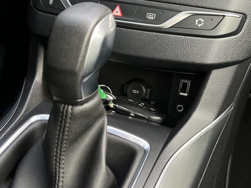 PEUGEOT 308 II SW BREAK FELINE 1.6 HDI 120 Cv BOITE AUTO TOIT PANORAMIQUE GPS CAMERA - GARANTIE 1 AN