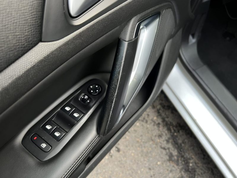 PEUGEOT 308 II SW BREAK FELINE 1.6 HDI 120 Cv BOITE AUTO TOIT PANORAMIQUE GPS CAMERA - GARANTIE 1 AN