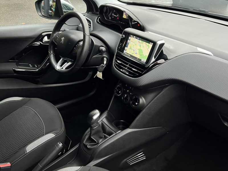 PEUGEOT 208 PHASE 2 STYLE 1.2 82 Cv ECRAN GPS TACTILE 5 PORTES 38 900 Kms CRIT AIR 1 - GARANTIE 1 AN