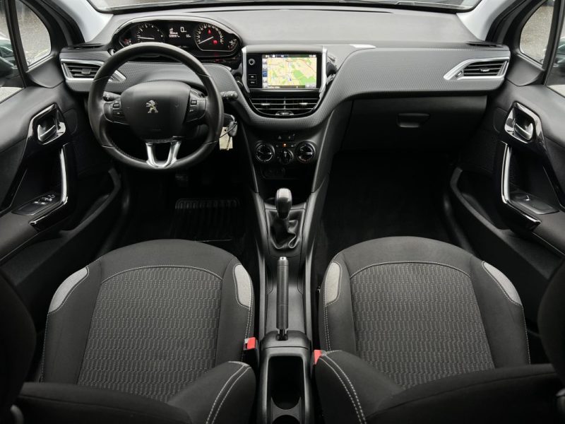 PEUGEOT 208 PHASE 2 STYLE 1.2 82 Cv ECRAN GPS TACTILE 5 PORTES 38 900 Kms CRIT AIR 1 - GARANTIE 1 AN