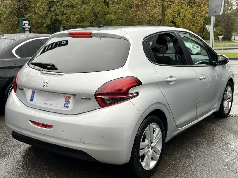 PEUGEOT 208 PHASE 2 STYLE 1.2 82 Cv ECRAN GPS TACTILE 5 PORTES 38 900 Kms CRIT AIR 1 - GARANTIE 1 AN