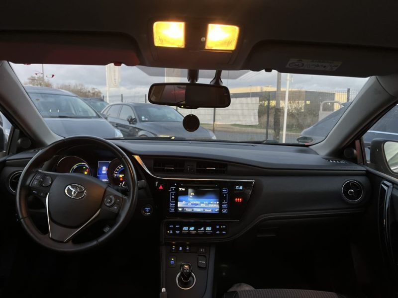 TOYOTA AURIS TOURING SPORTS 1.8 HYBRID 136H DYNAMIC