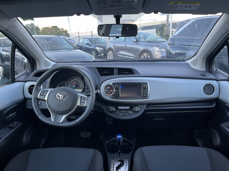 TOYOTA YARIS III 1.5 HYBRID 100h BUSINESS