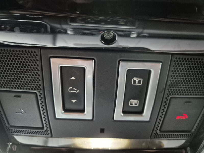 LAND ROVER RANGE ROV 2.0 P400E 404CH VOGUE SWB MARK IX 2020