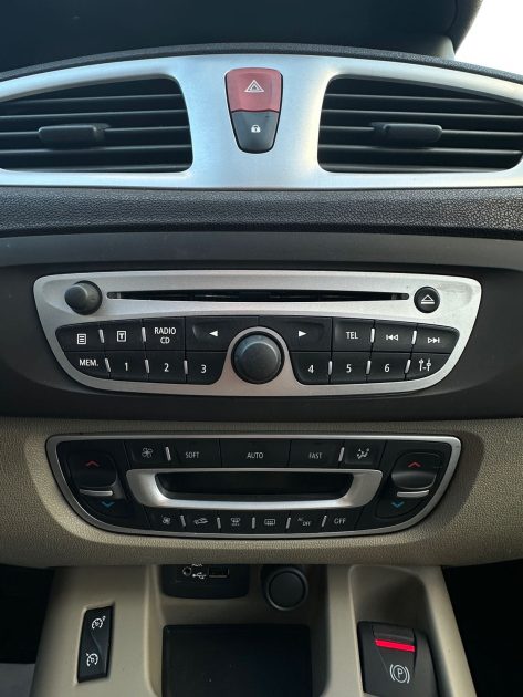 RENAULT SCENICIII GRAND 1.9 DCI 130 EXPRESSION 7Places