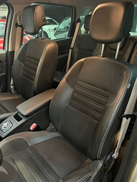 MAGNIFIQUE RENAULT SCENIC 3 BOSE 1.2 TCE 130CH ( CAMÉRA DE RECUL, BLUETOOTH, ÉCRAN MULTIMÉDIA )