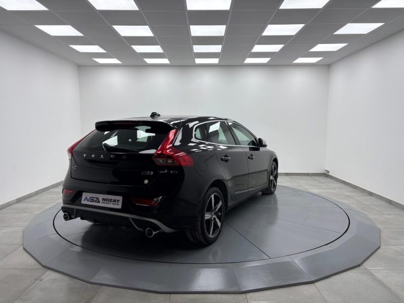VOLVO V40 2.0D D3 15OCV R-DESIGN  BVA 