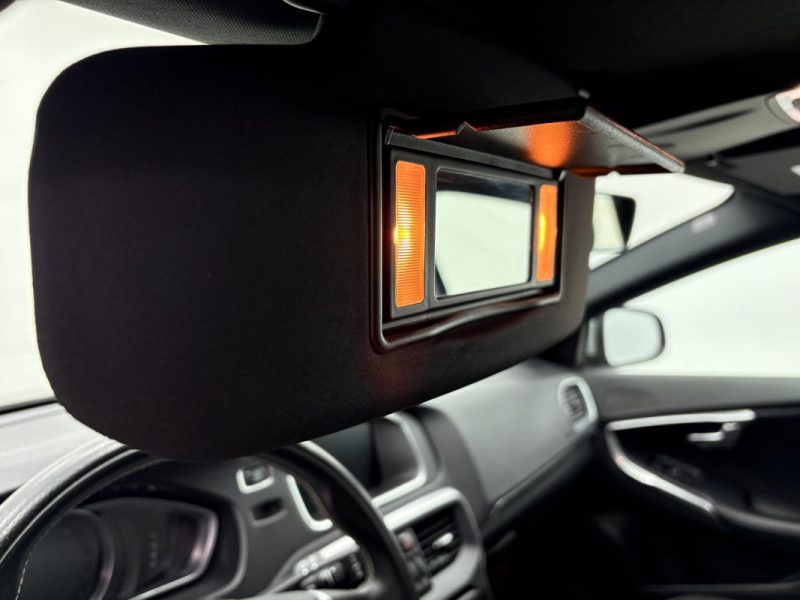 VOLVO V40 2.0D D3 15OCV R-DESIGN  BVA GARANTIE 12 MOIS