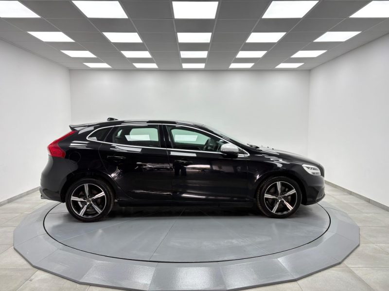 VOLVO V40 2.0D D3 15OCV R-DESIGN  BVA 