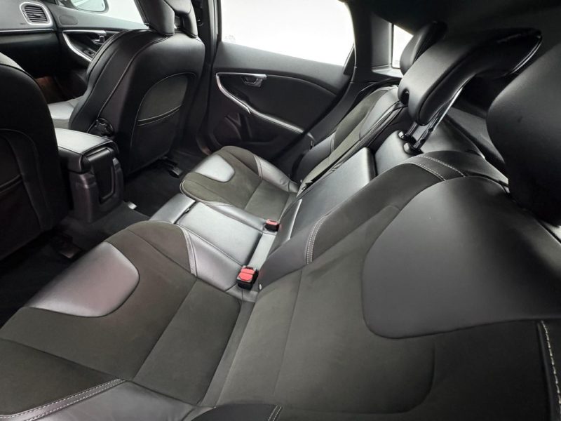 VOLVO V40 2.0D D3 15OCV R-DESIGN  BVA GARANTIE 12 MOIS