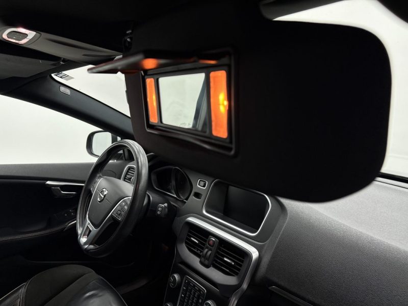VOLVO V40 2.0D D3 15OCV R-DESIGN  BVA GARANTIE 12 MOIS