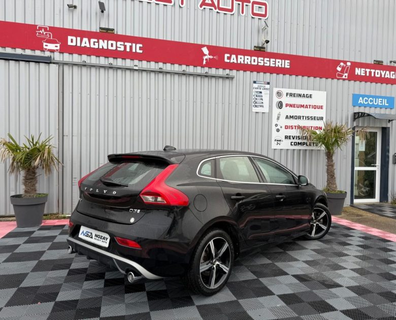VOLVO V40 2.0D D3 15OCV R-DESIGN  BVA GARANTIE 12 MOIS