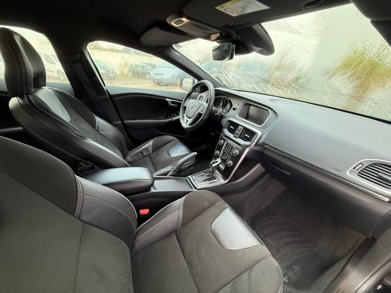 VOLVO V40 2.0D D3 15OCV R-DESIGN  BVA GARANTIE 12 MOIS