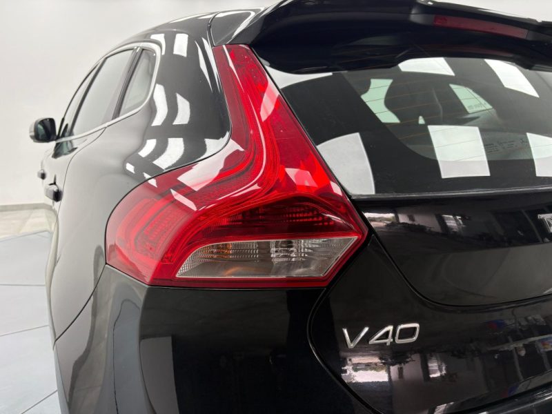 VOLVO V40 2.0D D3 15OCV R-DESIGN  BVA GARANTIE 12 MOIS