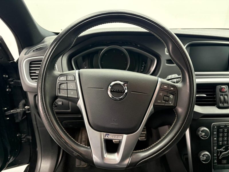 VOLVO V40 2.0D D3 15OCV R-DESIGN  BVA 