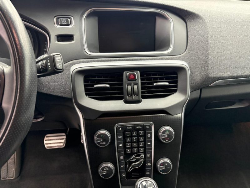 VOLVO V40 2.0D D3 15OCV R-DESIGN  BVA 