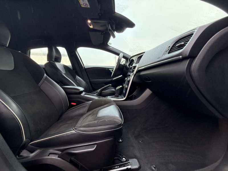 VOLVO V40 2.0D D3 15OCV R-DESIGN  BVA GARANTIE 12 MOIS