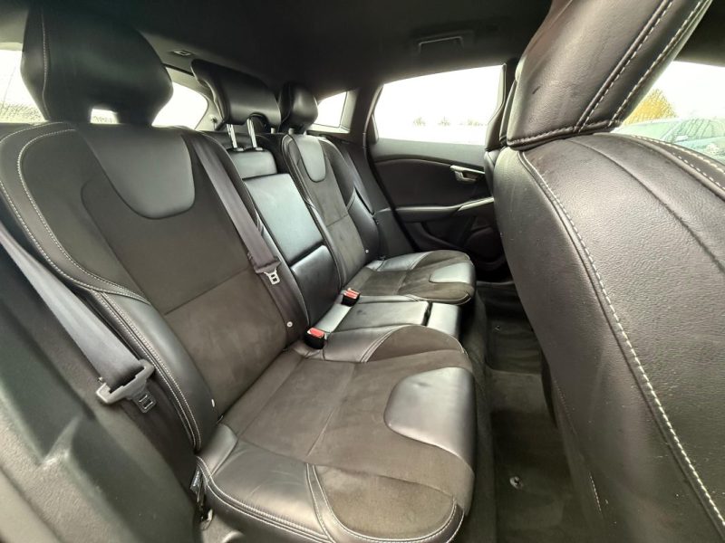 VOLVO V40 2.0D D3 15OCV R-DESIGN  BVA GARANTIE 12 MOIS